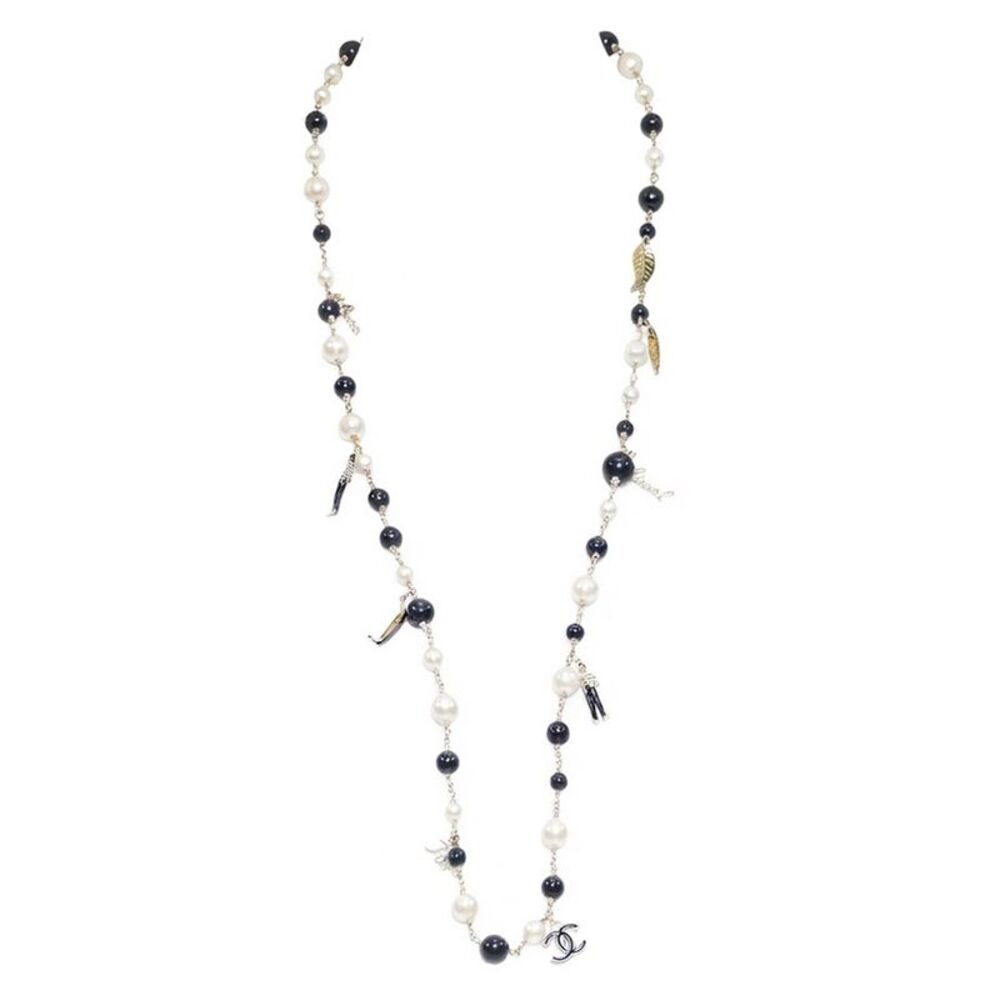 CHANEL 10C Runway CC Logo Faux Pearl Sautoir coco figurine charm necklace